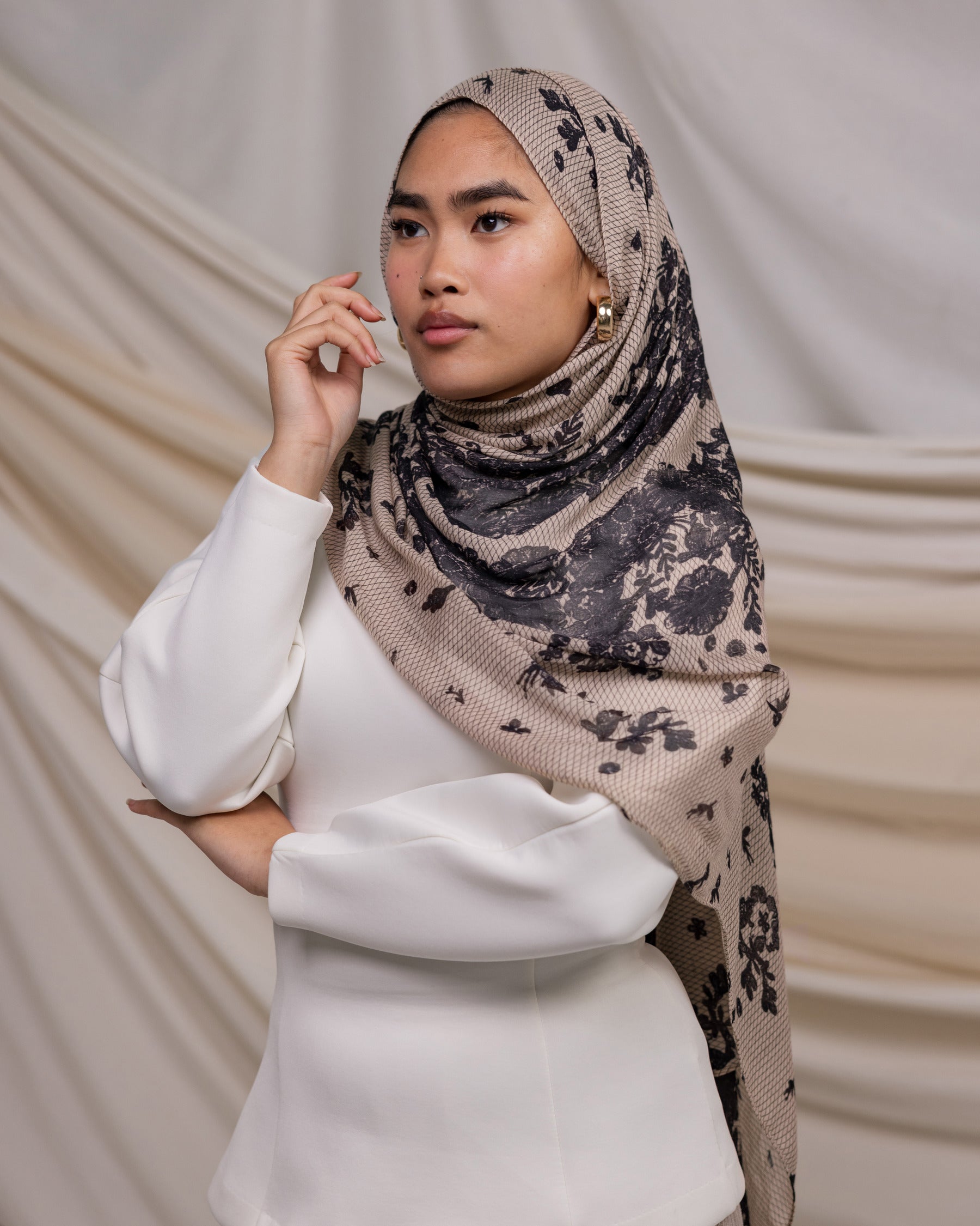 Chantilly Lace - Image 2