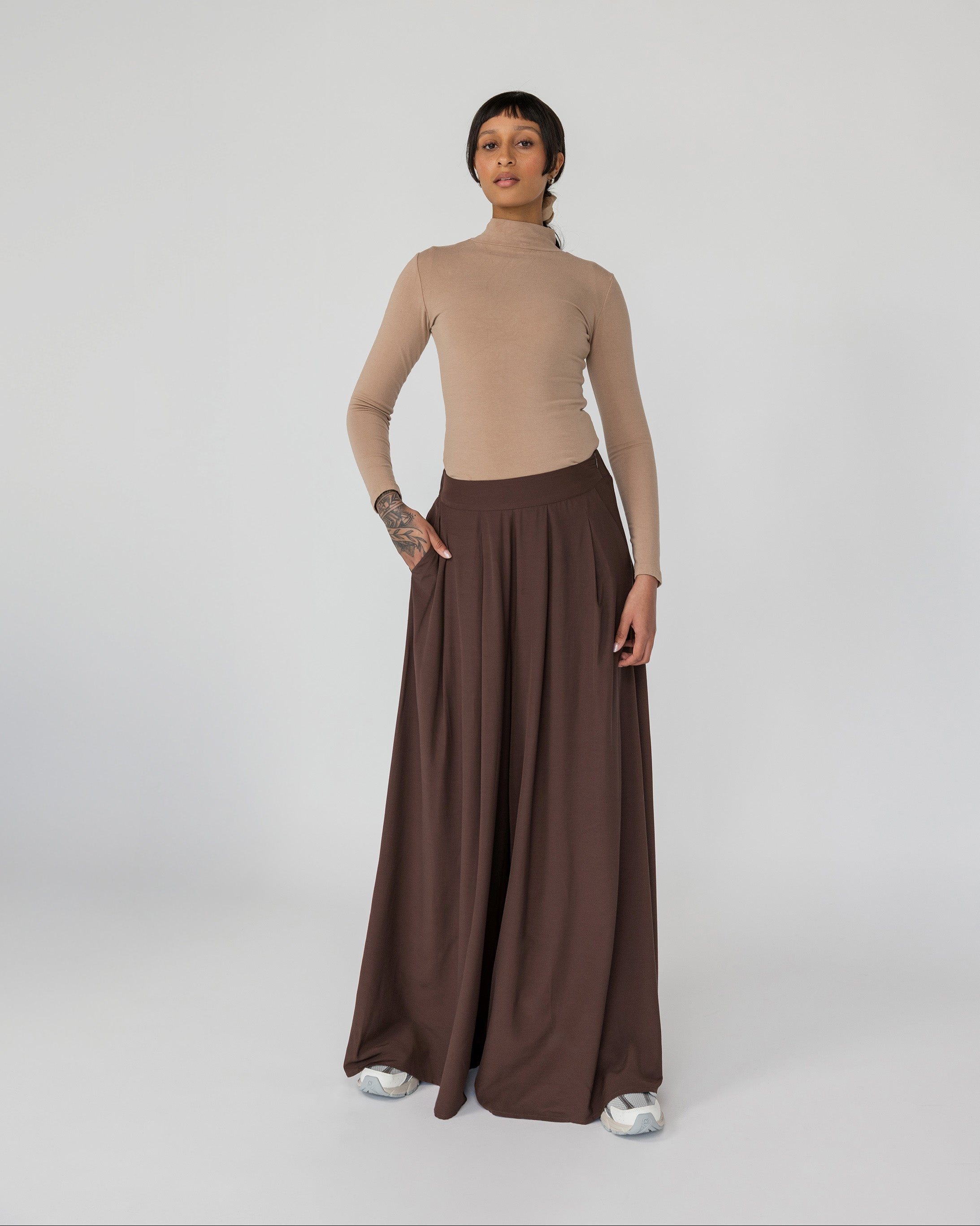 Flowy palazzo pants in breathable fabric