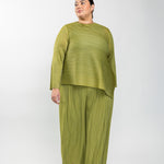 Full-length pants with soft pleats and a flattering wide-leg cut