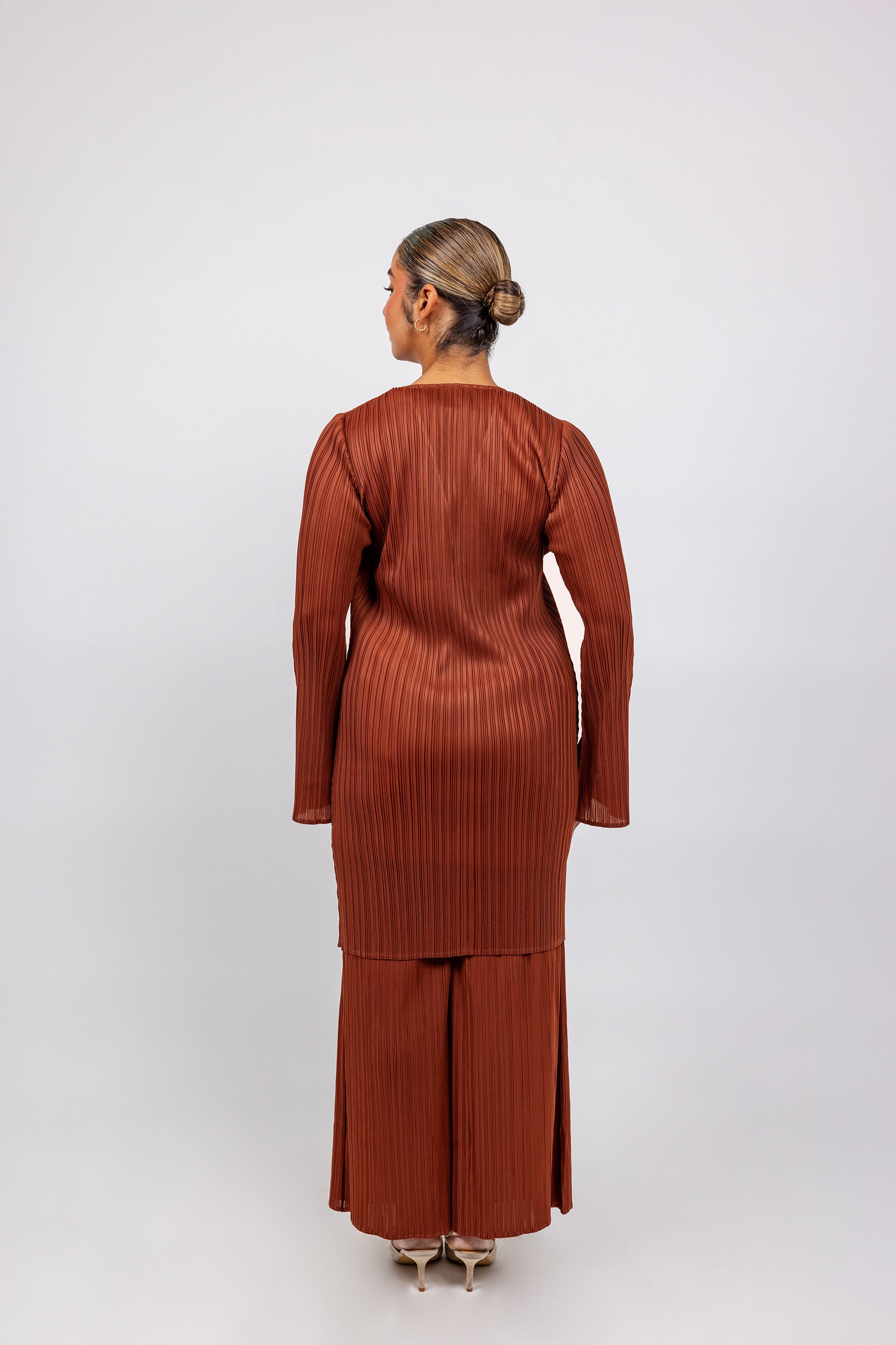 Pleated Cardigan - Image 15