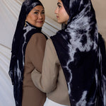 Everyday hijab with a calming abstract design and breathable fabric.