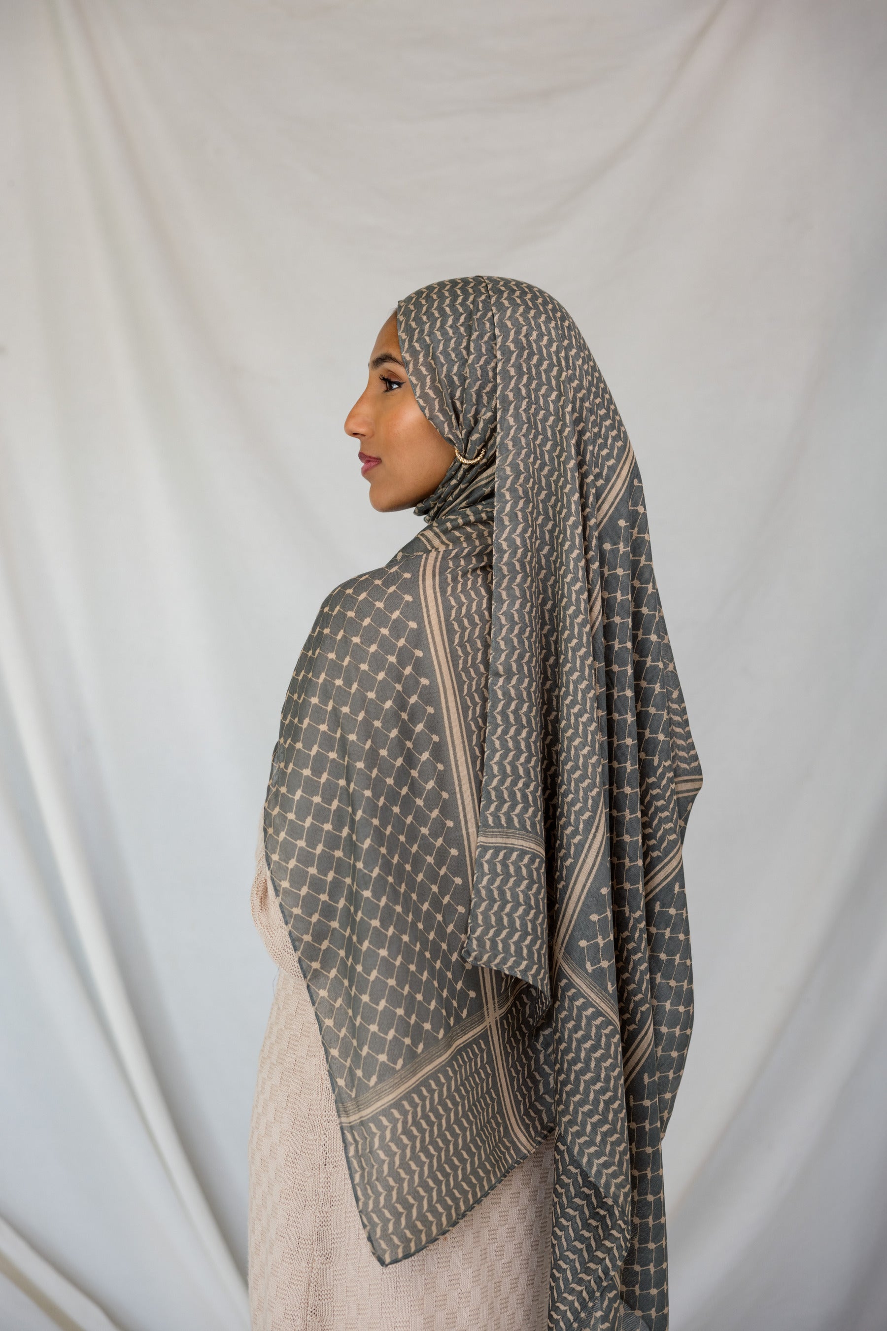 Lightweight VELA hijab featuring a bold, timeless print on signature modal