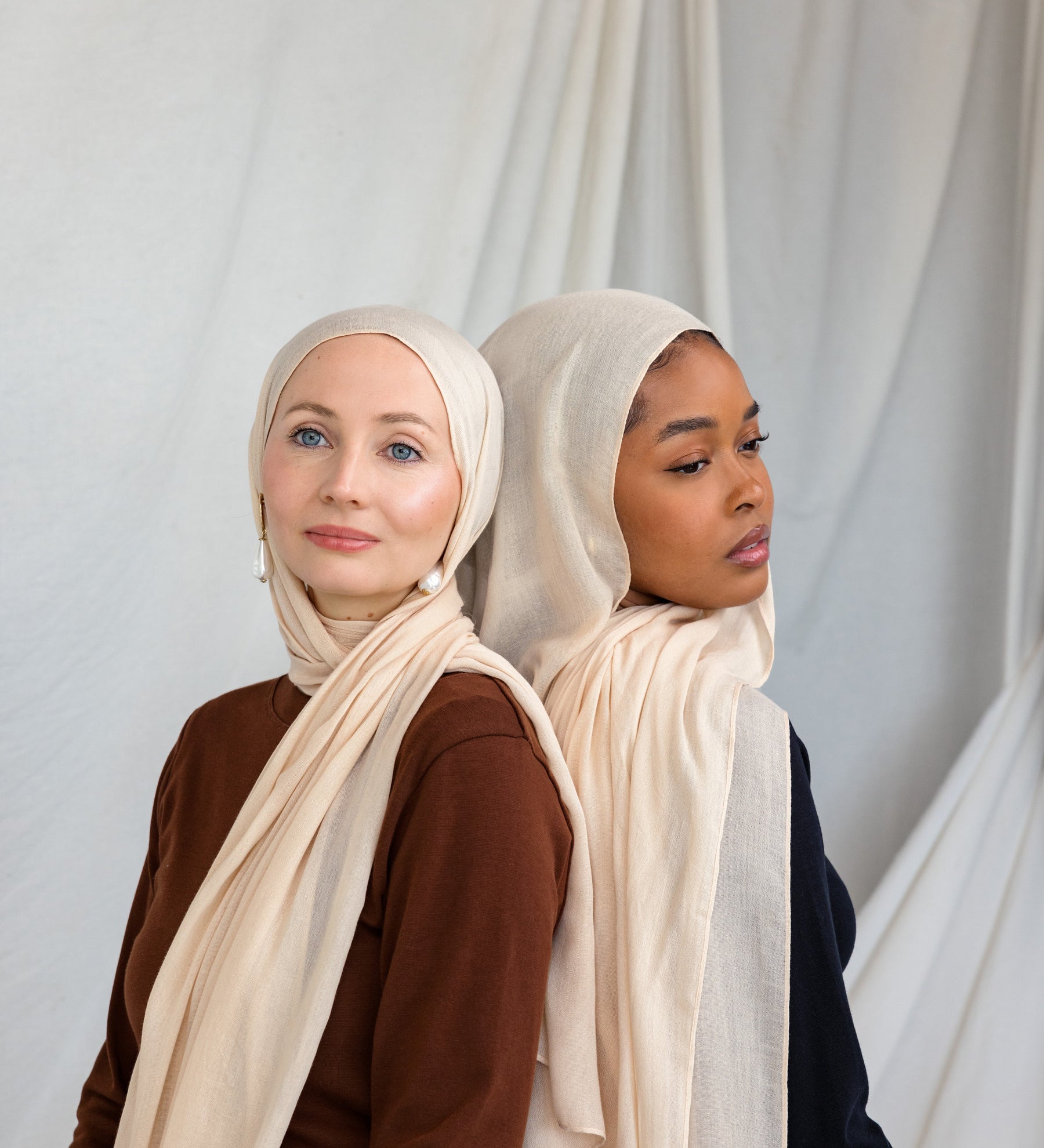 VELA’s Sand hijab blends a sun-kissed beige hue with the luxurious drape of signature modal