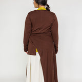 Soft cotton-blend top with a curved hem and roomy fit for easy movement.