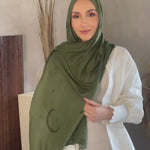 Twinkling moon and star hijab made with breathable woven modal for day-to-night wear.