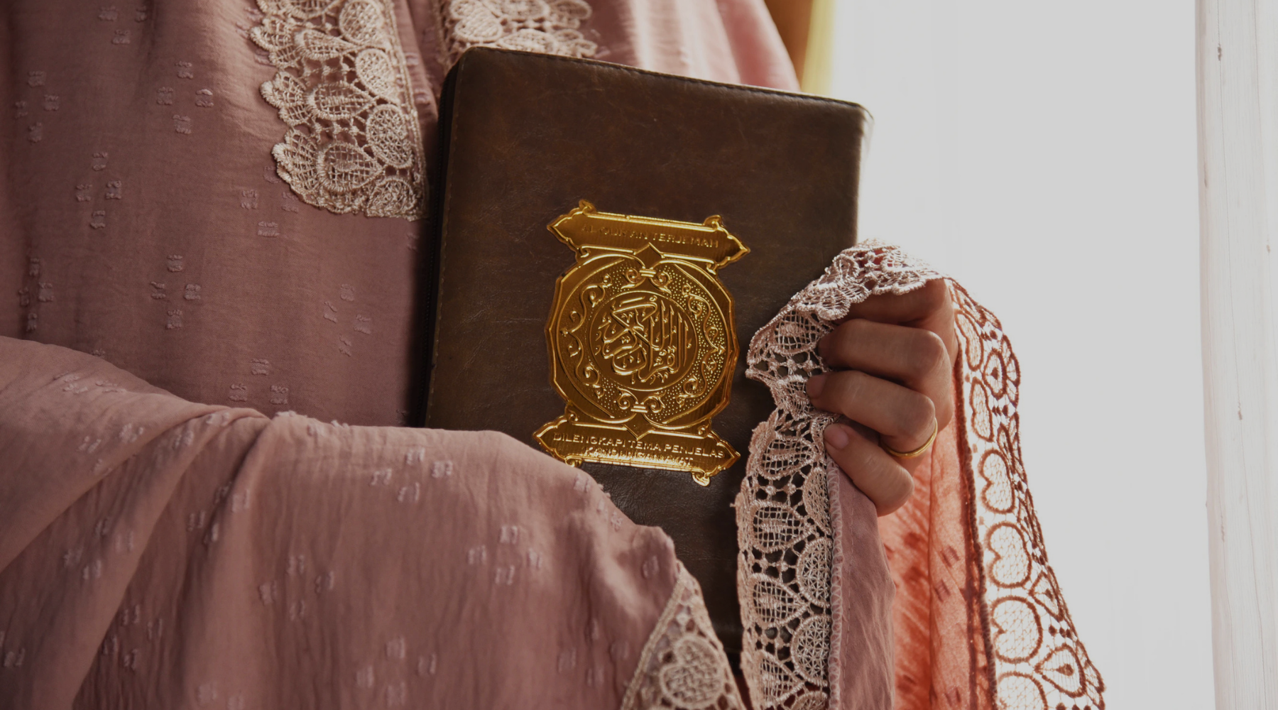 Fall Back, Don't Fall Behind: Adjusting Your Salah Routine When the Clocks Change