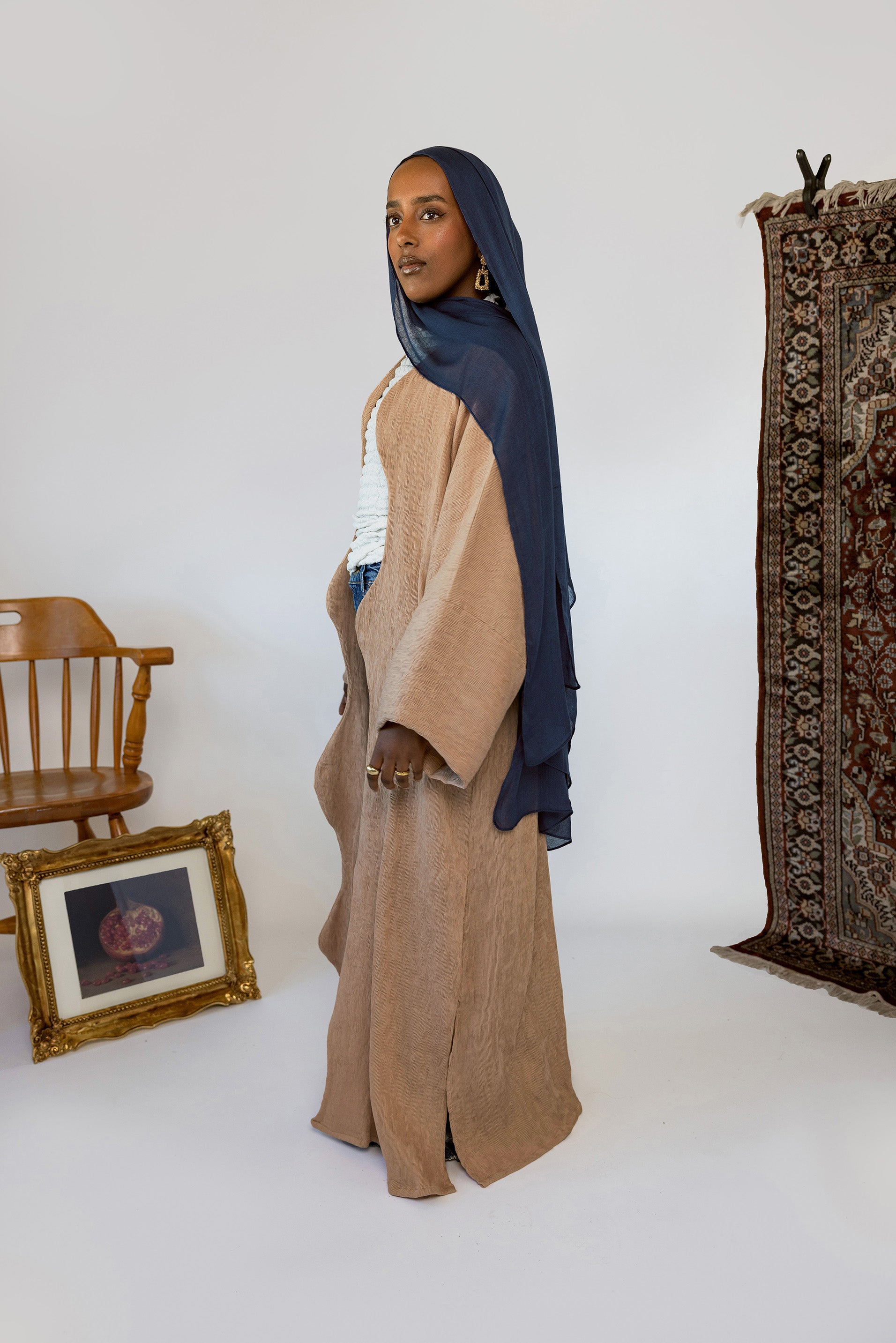 tan curve abaya