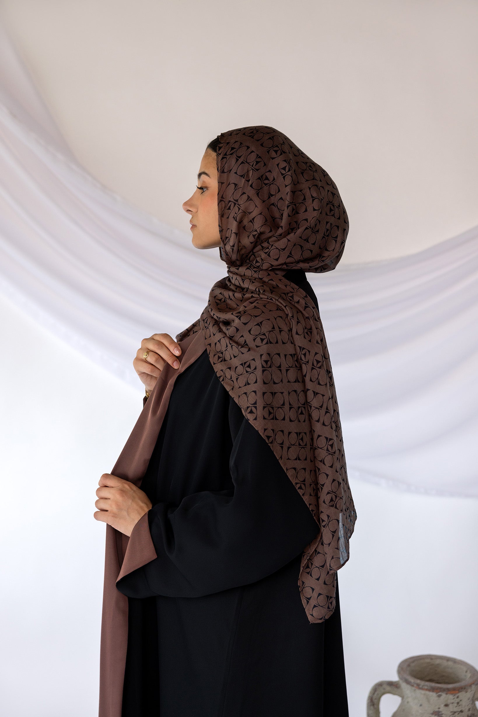 two-tone black/tan Abaya