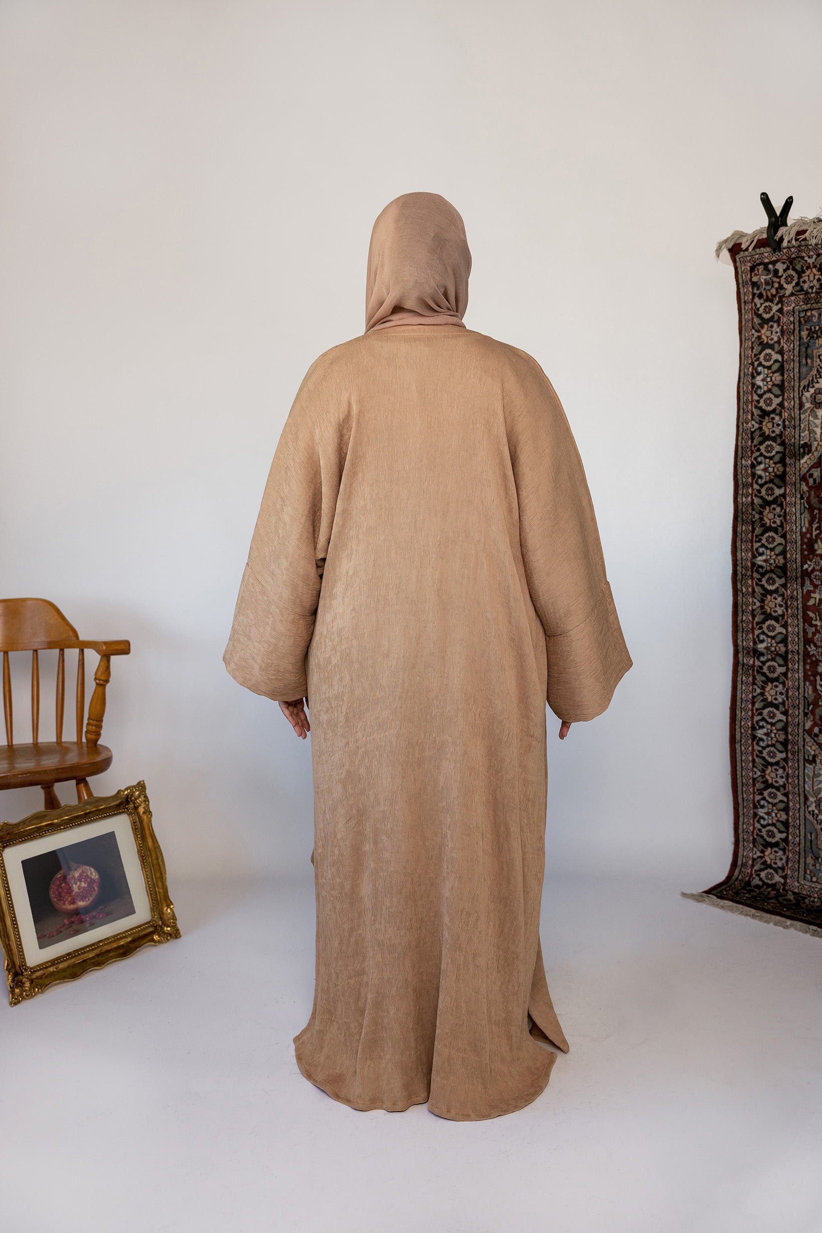 tan curve abaya