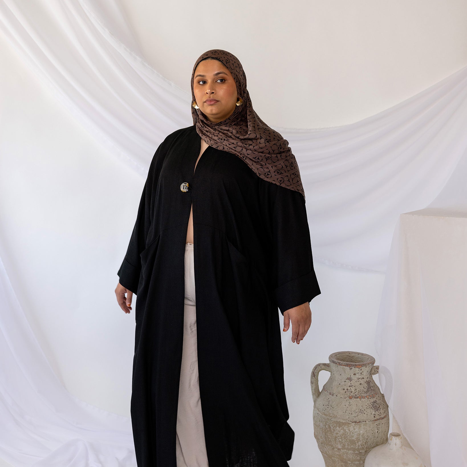 ABAYA-2_bebc01b7-d3a9-4160-bf5c-0f9314dd2bf5.jpg