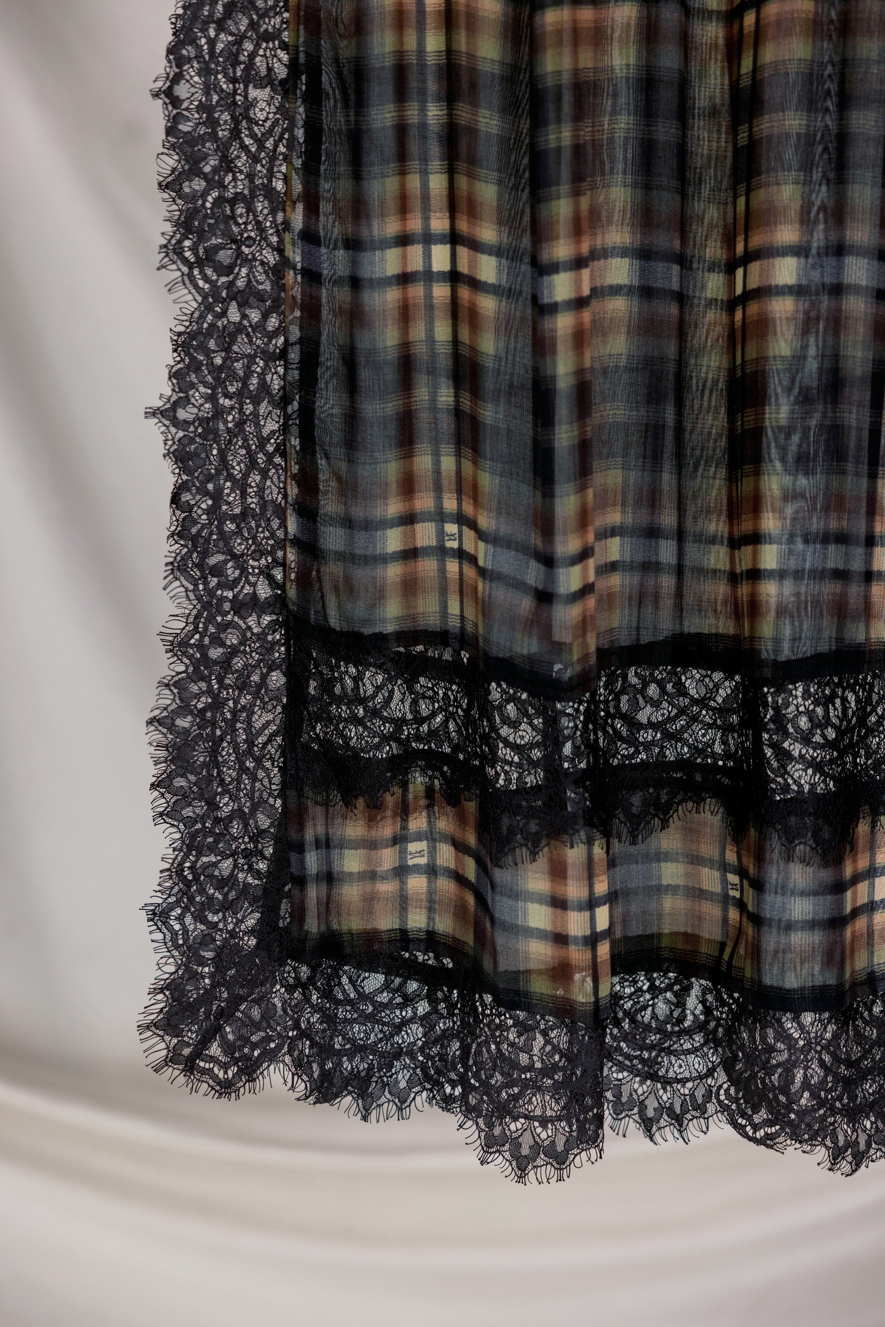 Black Chantilly Plaid - Image 5