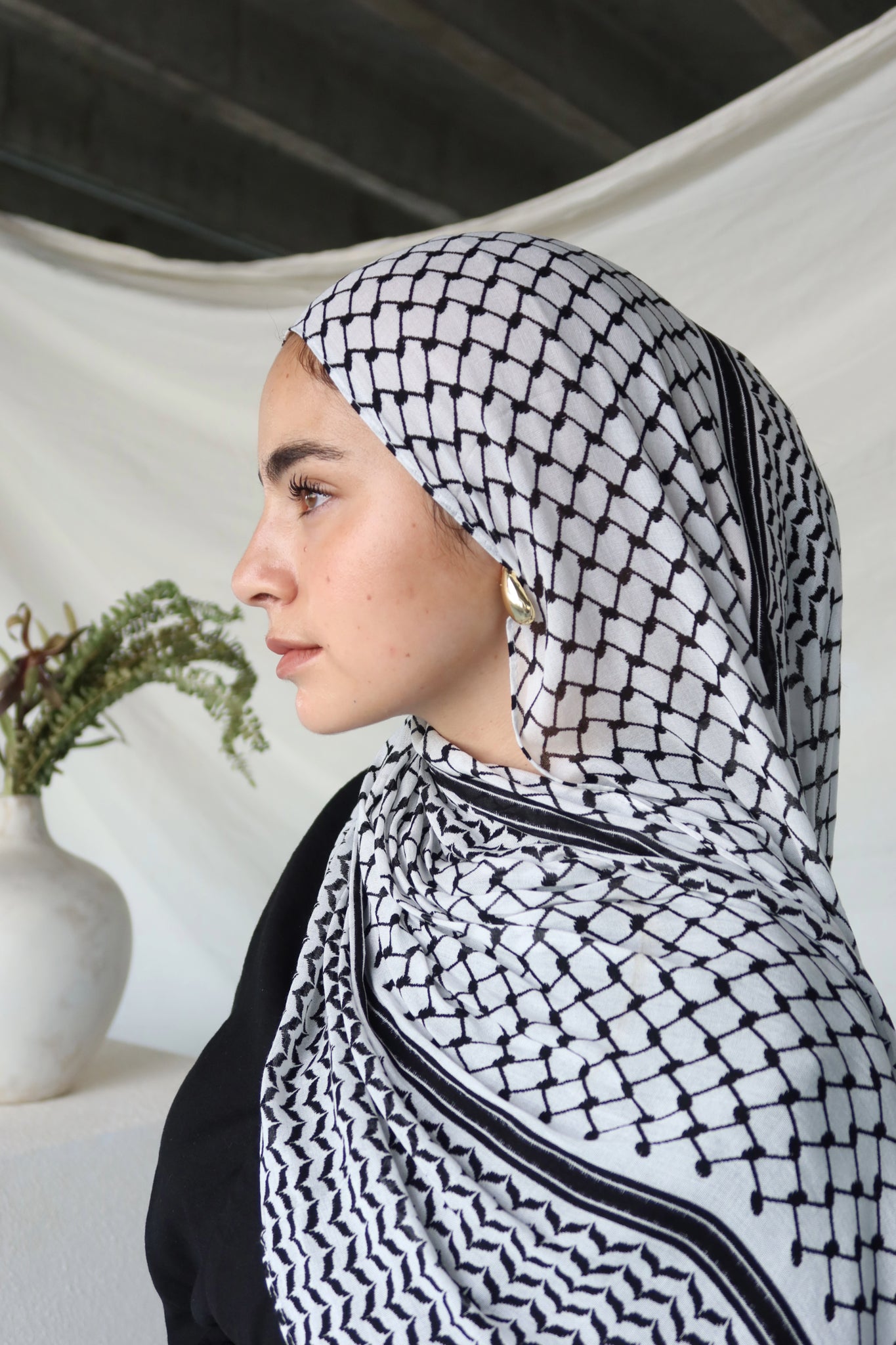 Elevate Your Style with Vela's Black Kuffiyeh Print Scarves