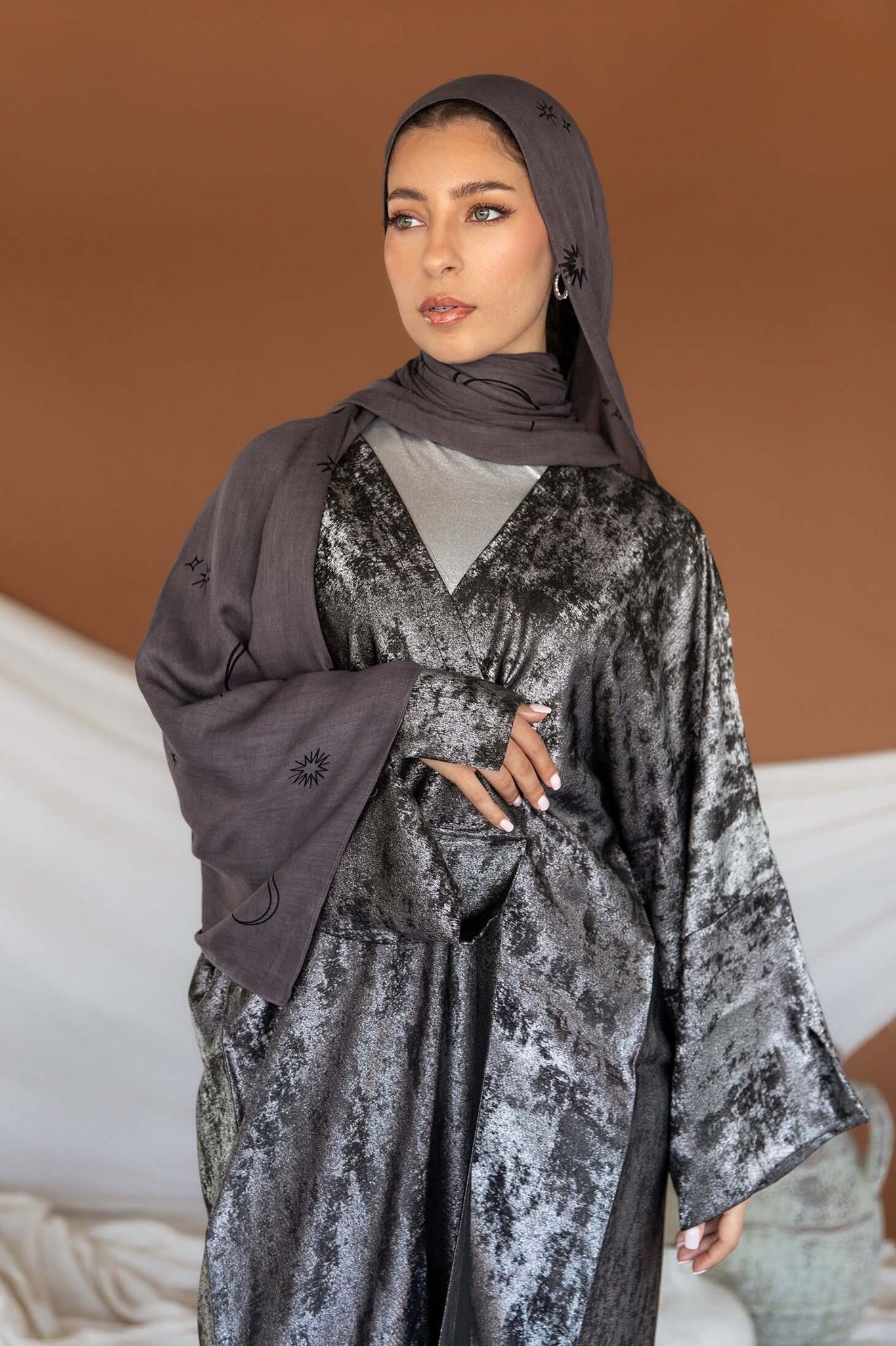 metallic black abaya