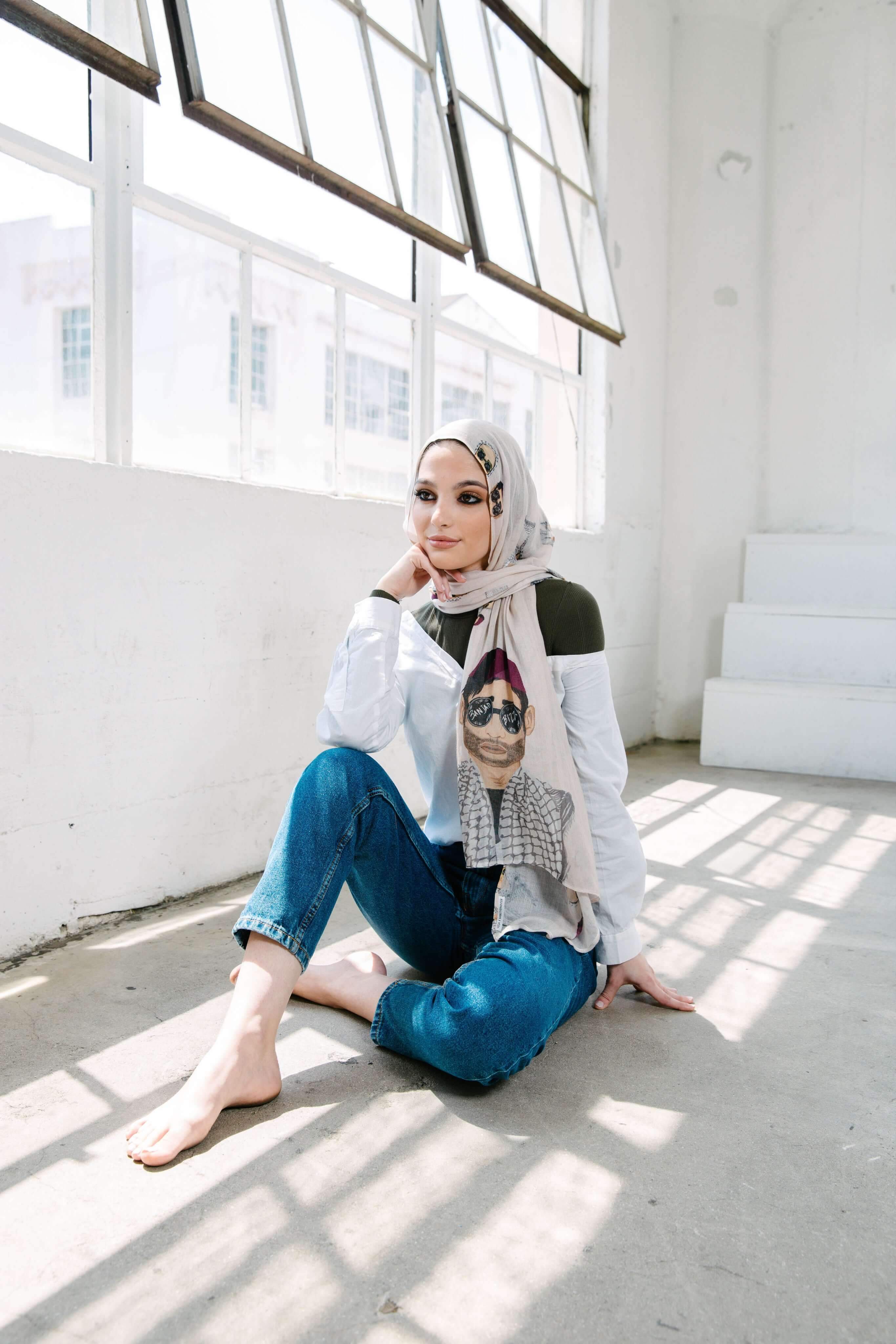 hijab_fashion_style_modest_clothing_wear_tan_black_maroon