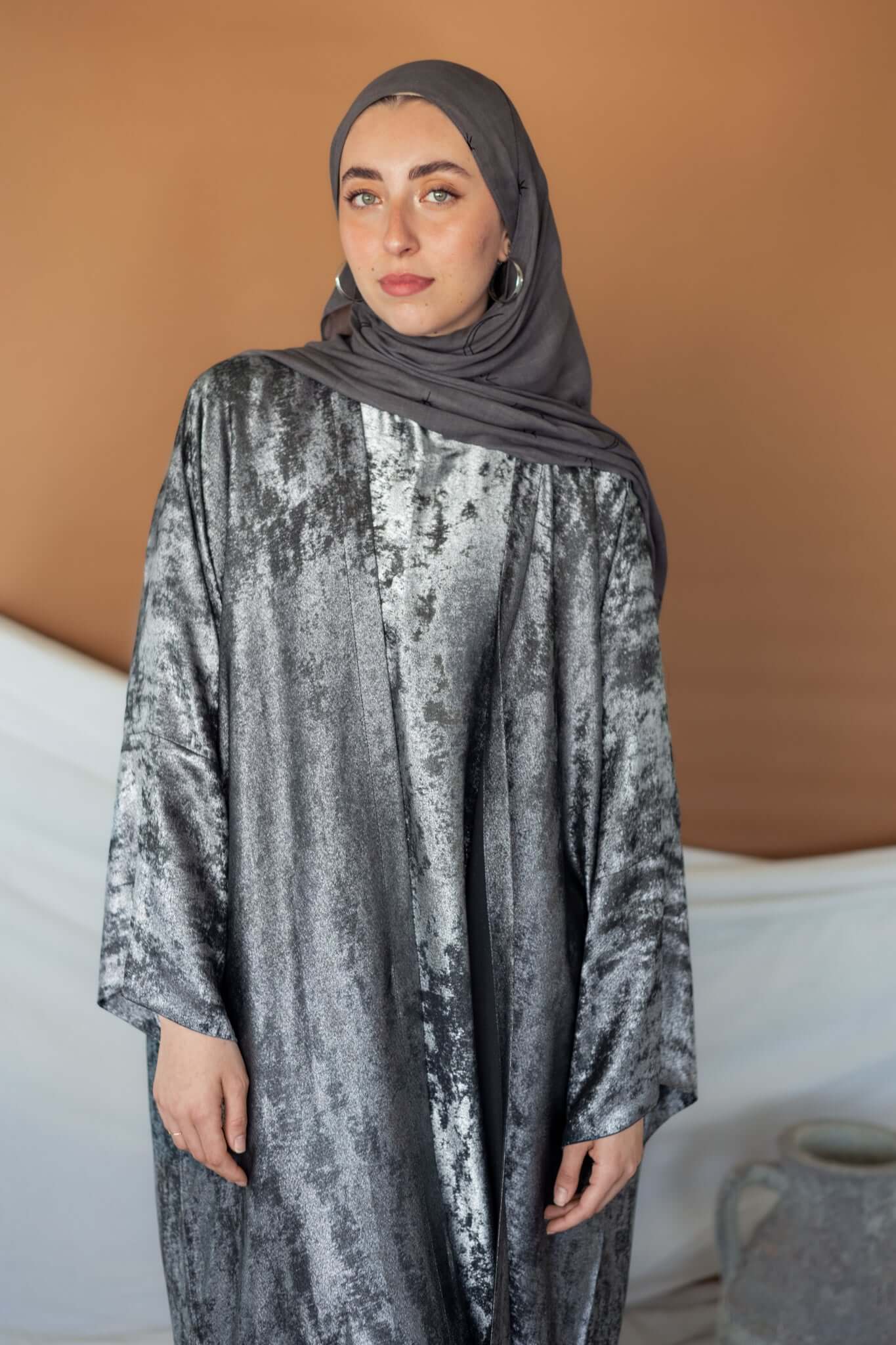 metallic black abaya - 2 piece SET