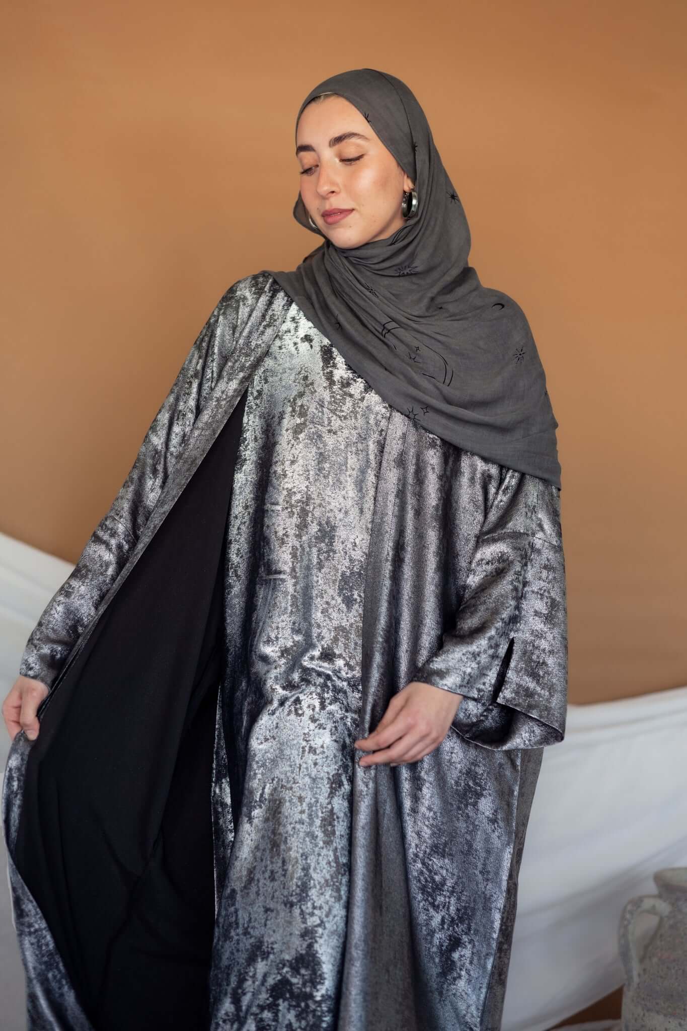 metallic black abaya - 2 piece SET